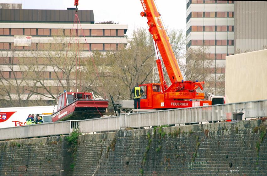 Wartungsarbeiten Rettungsboot Ursula P12.JPG